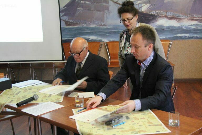 Inauguracja sezonu pływania dzieci i młodzieży subregionu Leszna