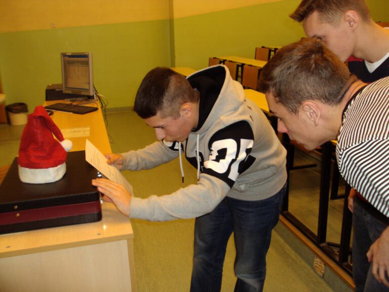 MIKOŁAJKOWE ŁAMANIE GŁOWY
