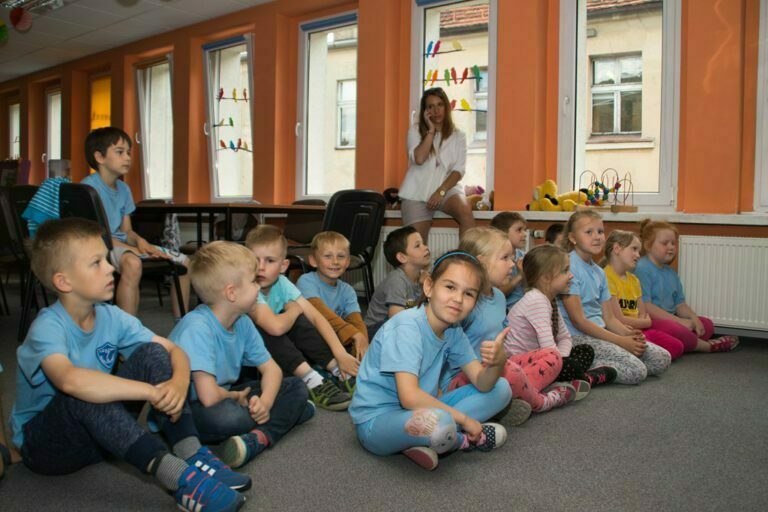„Cała Polska czyta dzieciom” z ZST.