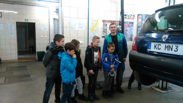 Uczniowie klasy IV ze Szkoły Podstawowej nr 1 z wizytą u doradców zawodowych