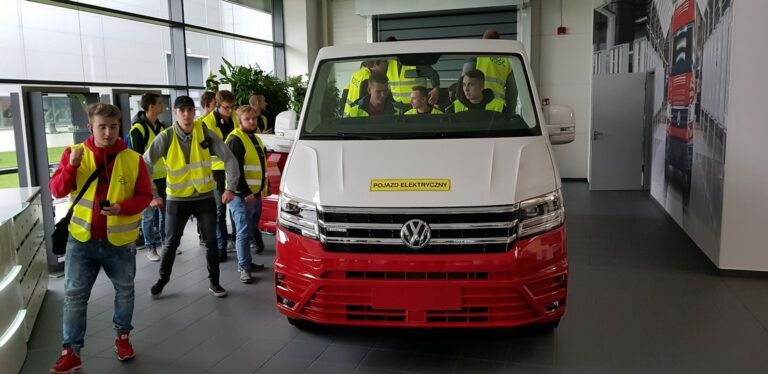 Wycieczka zawodowa do Volkswagen we Wrześni klasy 4TM1