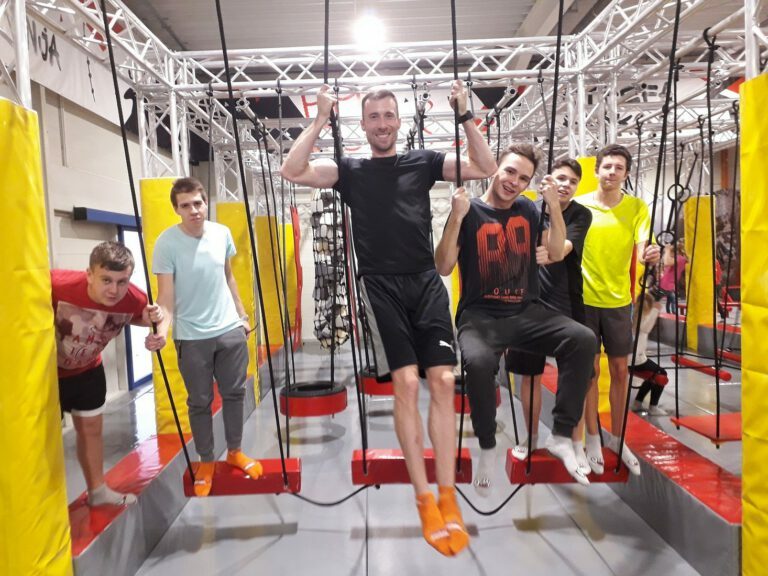 2 TM na trampolinach