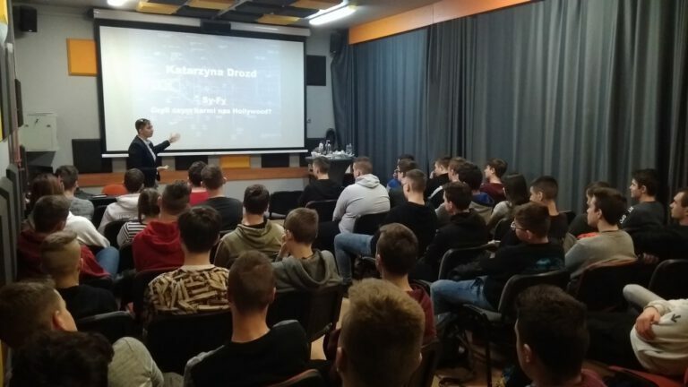 „Sy – Fy. Czyli czym karmi nas Hollywood?” – wykład p.Katarzyny Drozd