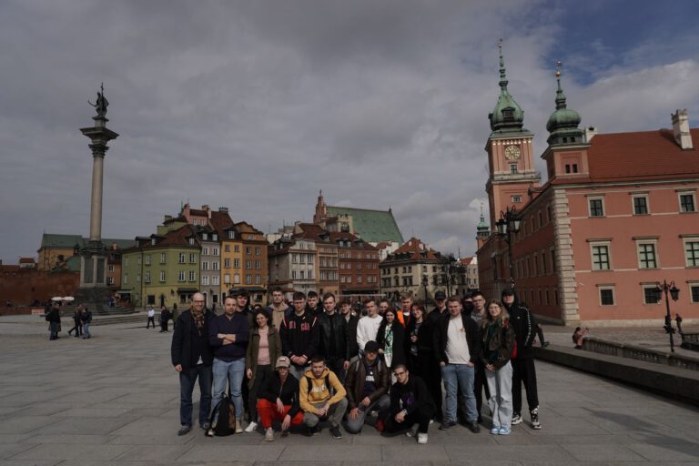 Wycieczka zawodowo-krajoznawcza klasy 4EO4 do Warszawy i Kozienic.