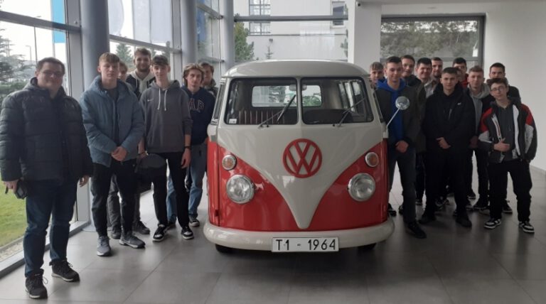 Wycieczka zawodowa do Volkswagen w Poznaniu klasy 5TM1