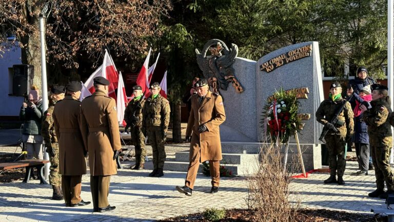 Uroczyste odsłonięcie pomnika 55. Poznańskiego Pułku Piechoty w Lesznie