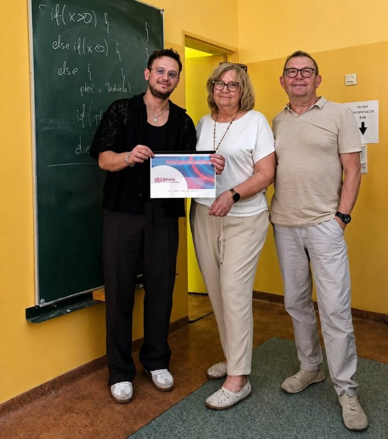 „Szkoła Międzypokoleniowa” – uczniowie i seniorzy razem