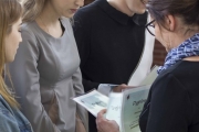 Szmaragdowy Guzik (61)